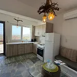 Janakos Luxury דירה